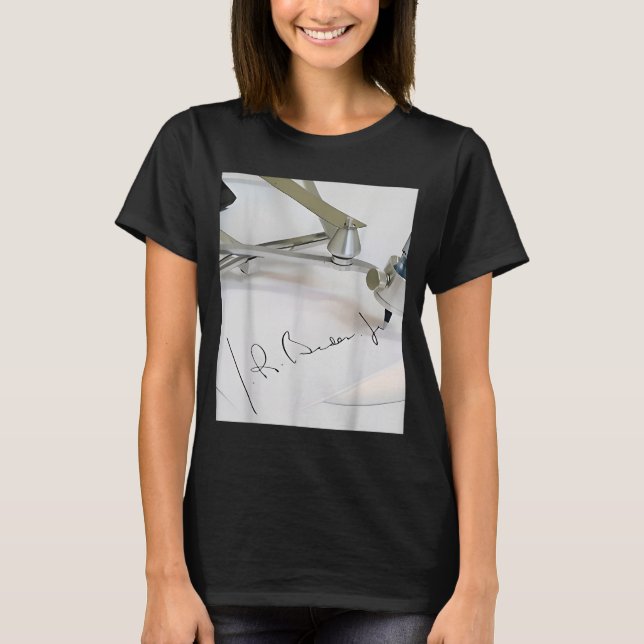 Biden Autopen Signature Funny  T-Shirt (Front)