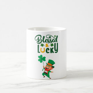 Bienheureux et chanceux Leprechaun Mug