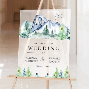 Bienvenue au mariage dans la forêt de pins de mont