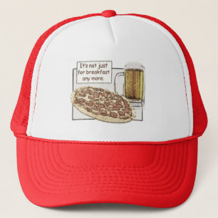 Bière et pizza pour le casquette de petit déjeun