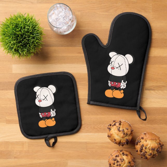 Big black-eared mouse oven mitt & pot holder set (Top Down)