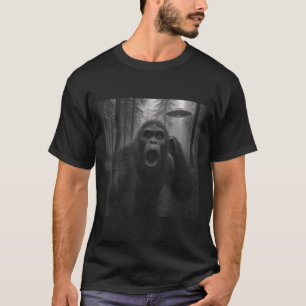 Bigfoot Alien Ufo Selfie Funny Sasquatch Meme Men  T-Shirt