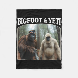 Bigfoot & Yeti Funny Sasquatch Bigfoot Vlogs F Fleece Blanket