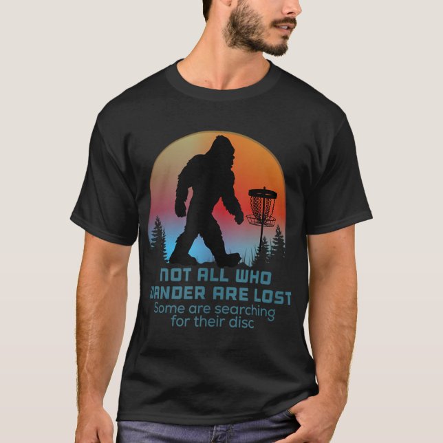 Bigfoot Disc Golf Sasquatch Chain Tosser Funny Big T-Shirt (Front)