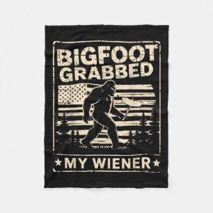 Bigfoot Grabbed My Wiener Usa Flag Funny Sasquatch Fleece Blanket