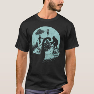 Bigfoot Loch Ness Monster Mothman And Aliens! Cryp T-Shirt