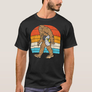 Bigfoot Sasquatch Bee Sunset Retro Beekeeper Men W T-Shirt