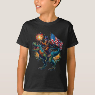 Bigfoot Sasquatch Riding Dinosaur T Rex. Funny 4th T-Shirt