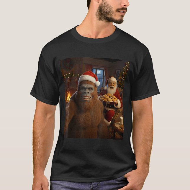 Bigfoot Selfie With Santa Claus Funny Christmas Me T-Shirt (Front)