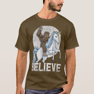 Bigfoot Unicorn Believe Funny Men Women Vintage T-Shirt