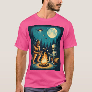 Bigfoot With Alien At The Campfire Funny Sasquatch T-Shirt