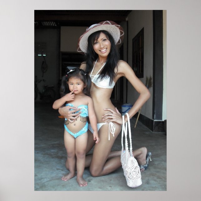 Bikini blanc et petite fille Poster (Devant)