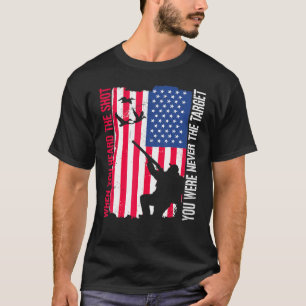 bird hunting chukar hunting USA American flag hunt T-Shirt