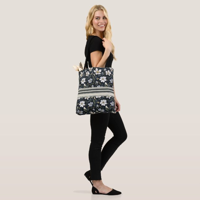 Black  and beige  colour bold floral pattern tote bag (On Model)
