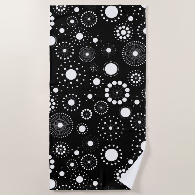 Black And White Abstract Circles Pattern Beach Towel (Front)