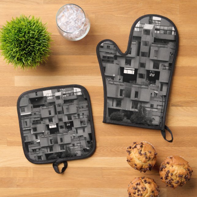 Black and White Architectural  Oven Mitt & Pot Holder Set (Top Down)