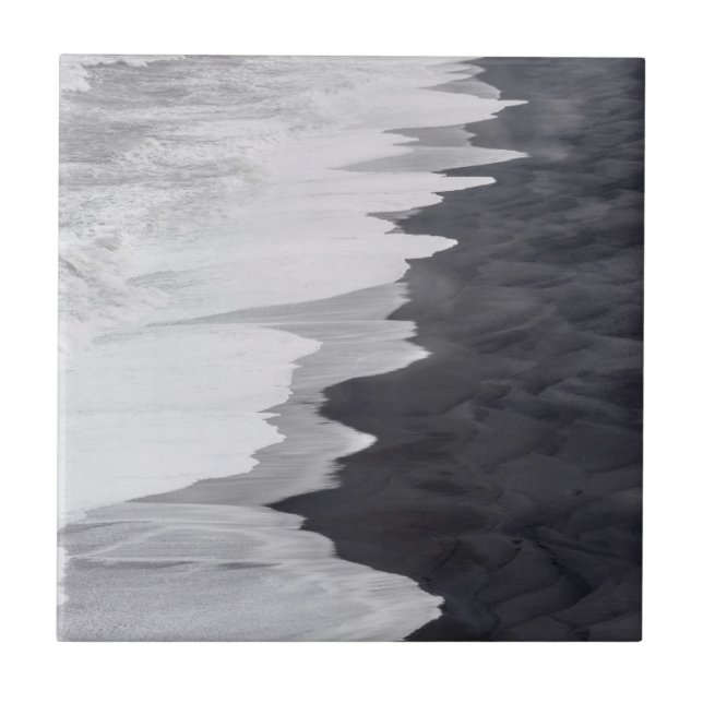 Black and white beach scenic tile (Front)