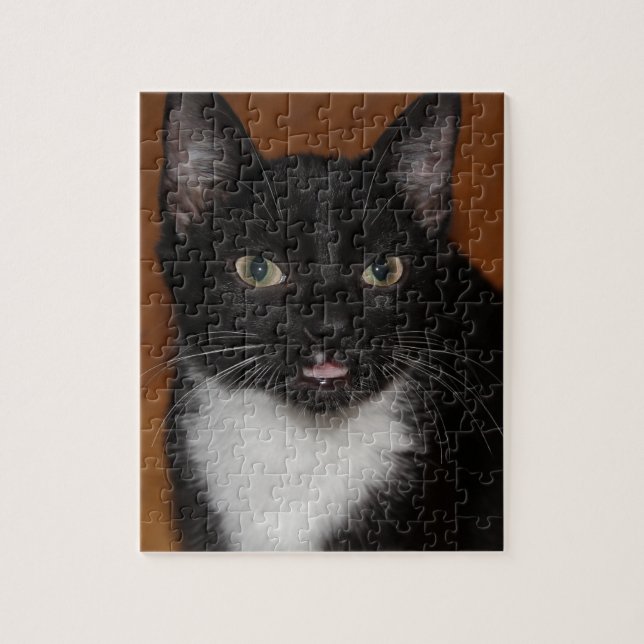 BLACK AND WHITE CAT JIGSAW PUZZLE (Vertical)