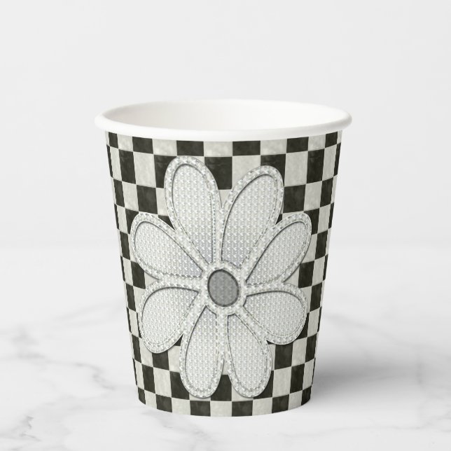 Black and White Chequerboard Daisy Paper Cups (Front)