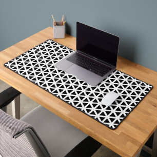 Black and White Chevron Pattern Desk Mat