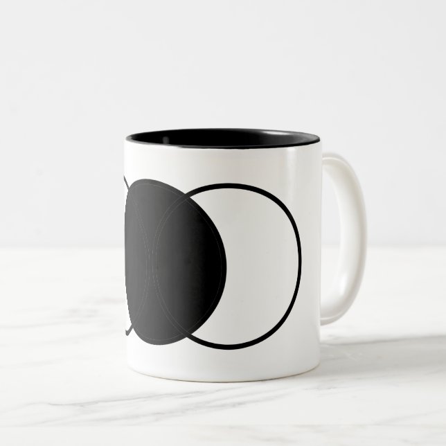 Black and white circles interlocking set Two-Tone coffee mug (Front Right)