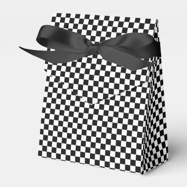 Black And White Classic Chequerboard Favor Box (Front Side)
