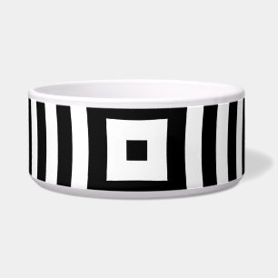 Black and White Concentric Circles Pattern