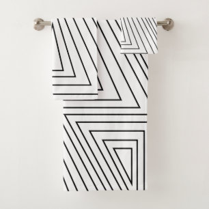 Black and White Concentric Triangle Pattern    Bath Towel Set