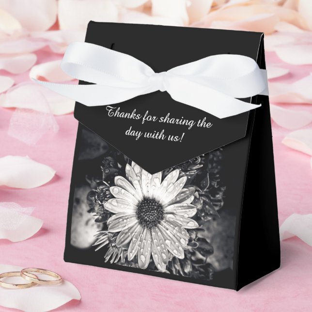 Black and White Daisy Flower Favor Box (Wedding)