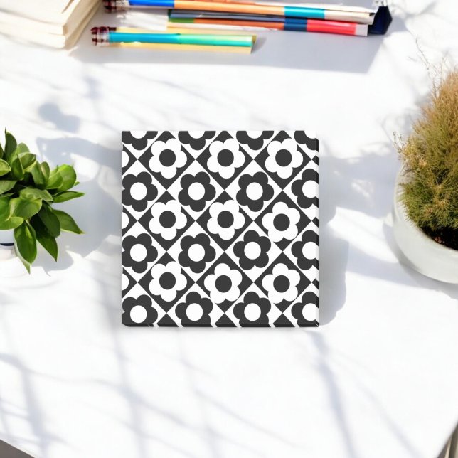 Black and White Diamond Check Flower Pattern Post-it Notes (Creator Uploaded)