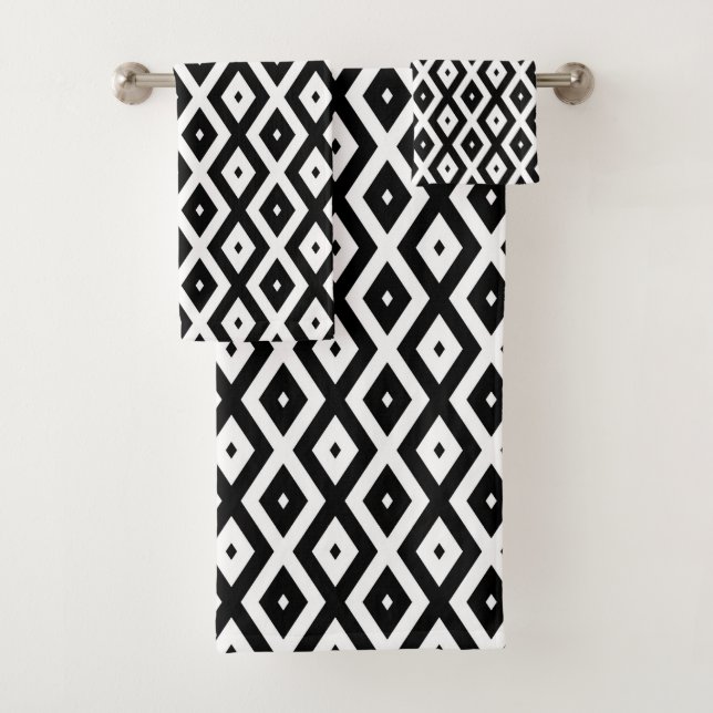Black and white diamond pattern bath towel set (Insitu)