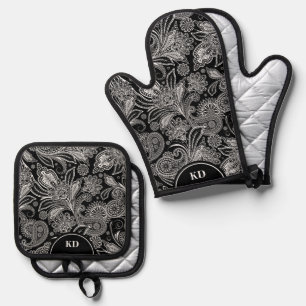 Black and white Elegant Vintage Paisley Pattern Oven Mitt & Pot Holder Set