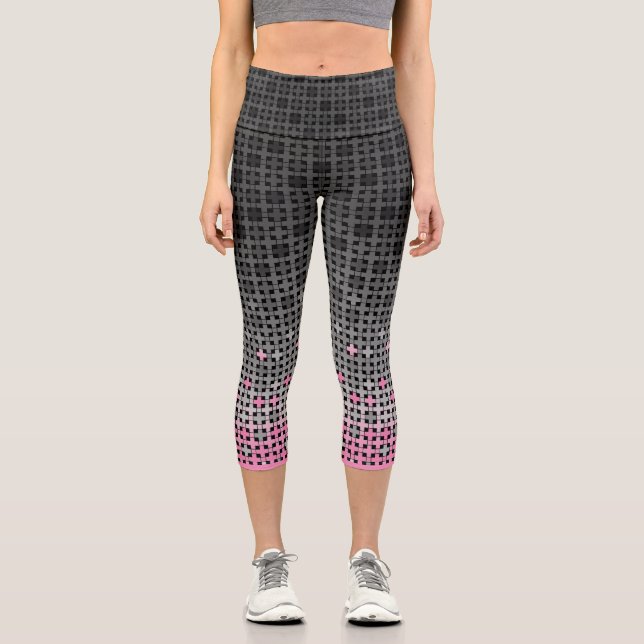 Black and white geometric gradient pattern  capri leggings (Front)