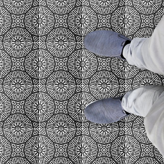 Black And White Geometric Kaleidoscopic Pattern Tile (Creator Uploaded)