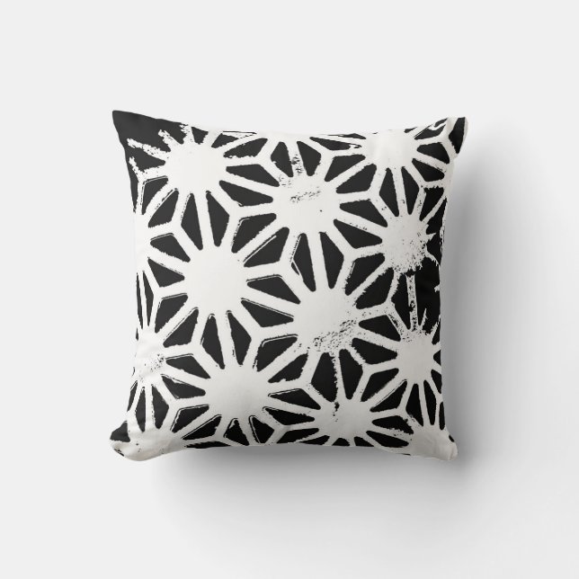Black and white geometric pattern throw pillow (Front)