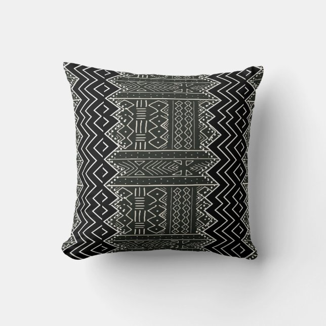 Black and White Geometric Pattern  Throw Pillow (Front)