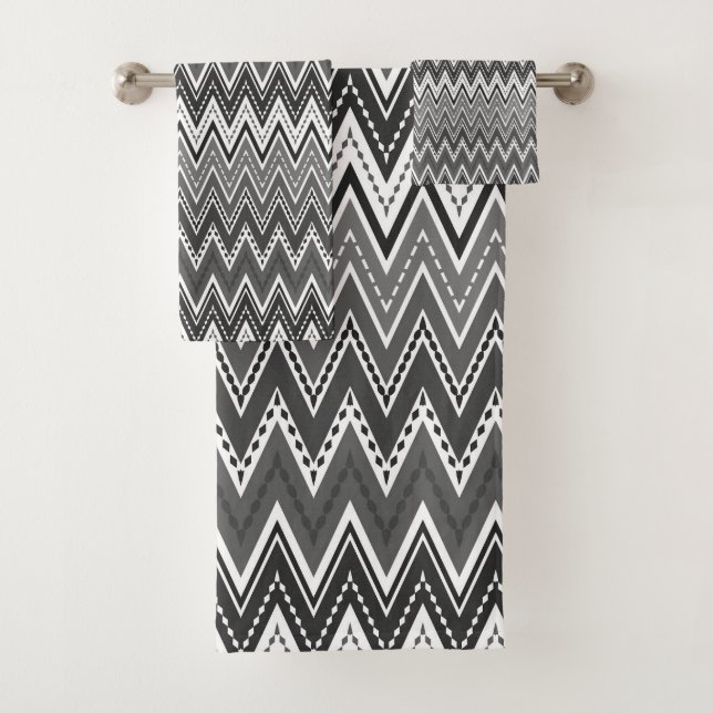 Black and white geometric zigzag pattern bath towel set (Insitu)