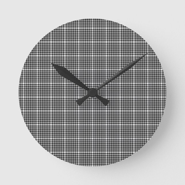 Black and White Houndstooth Tartan Plaid Round Clock (Front)