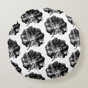 Black and White Lady's Mantle Leaf Print Pattern Round Pillow
