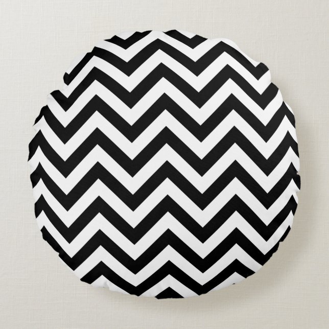 Black and White Large Chevron ZigZag Pattern Round Pillow (Front)