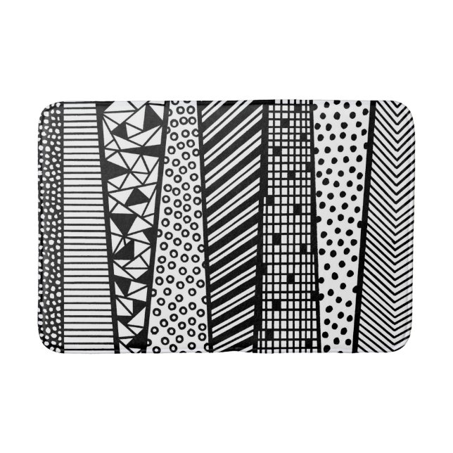 Black and white - modern pattern bath mat (Front)