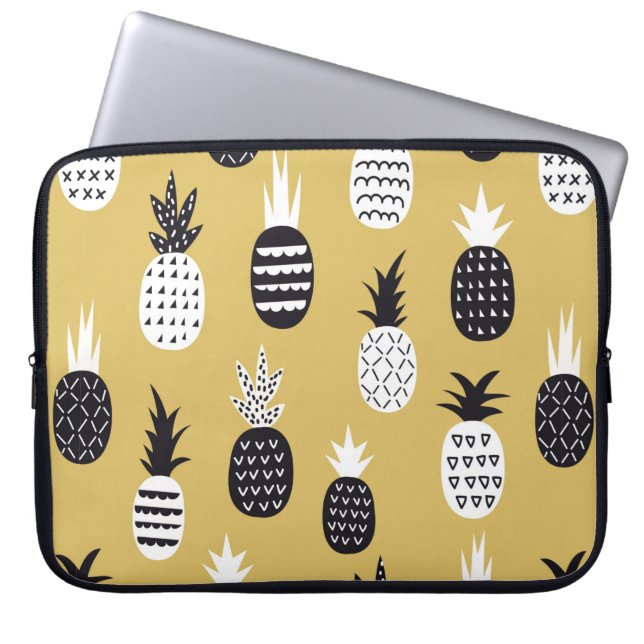 Black and white pineapples seamless pattern laptop sleeve (Front)