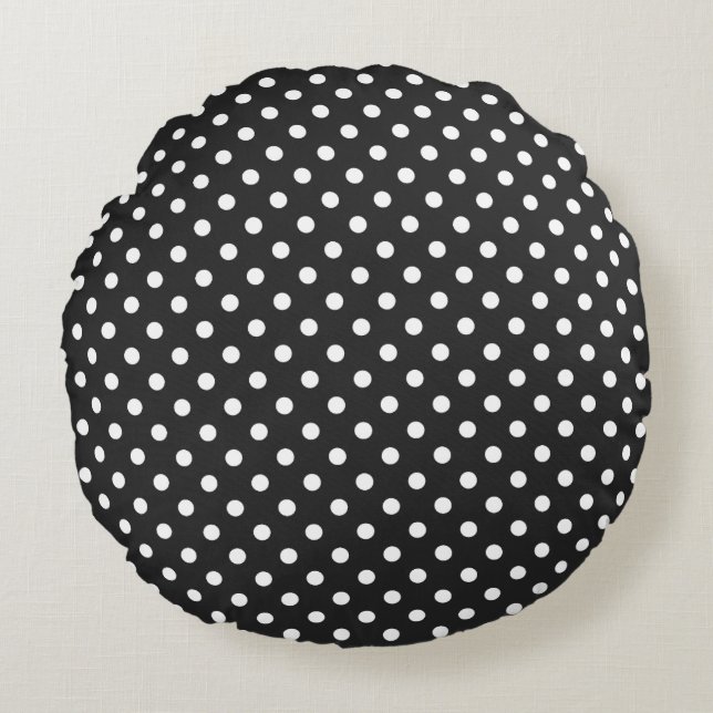 Black and White Polka Dot Pattern Round Pillow (Front)