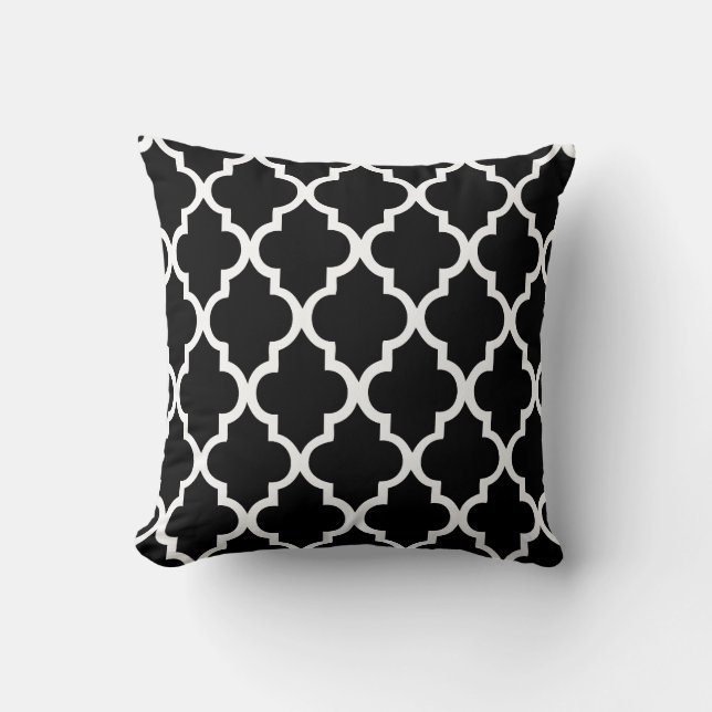 Black and White Quatrefoil Tiles Pattern Throw Pillow (Front)