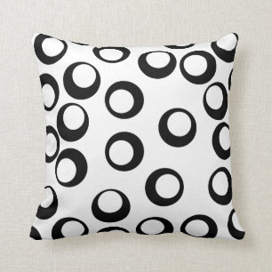 Black and White Retro Circles Pattern. Throw Pillow