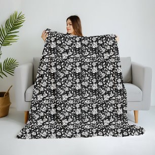 Black and White Roses Pattern Fleece Blanket