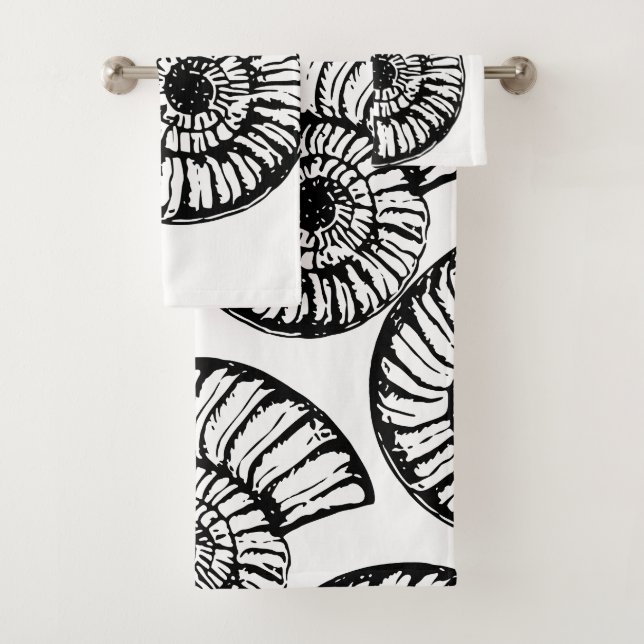 Black and White Seashell Bath Towel Set (Insitu)