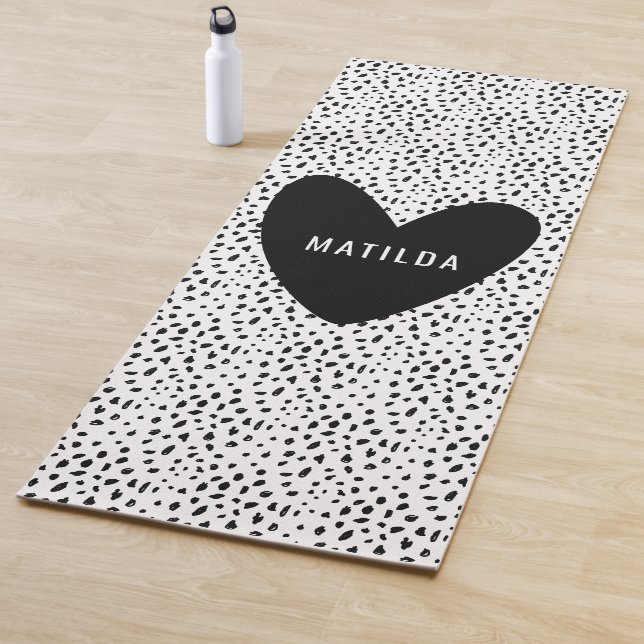 Black and white spot with heart personalized yoga mat (In Situ)