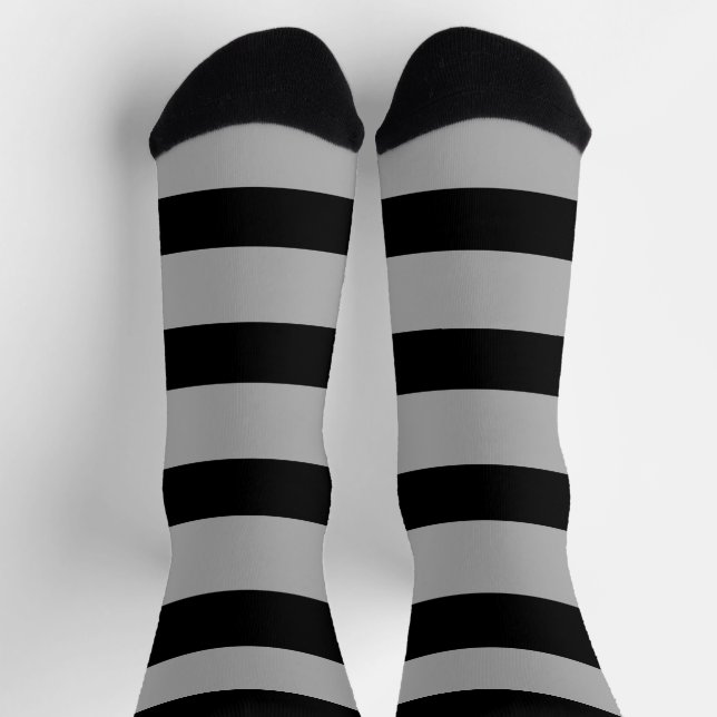 Black and white stripes pattern socks (Top)