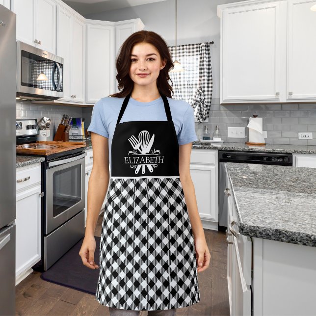 Black and White Tartan Plaid Pattern Apron (Creator Uploaded)
